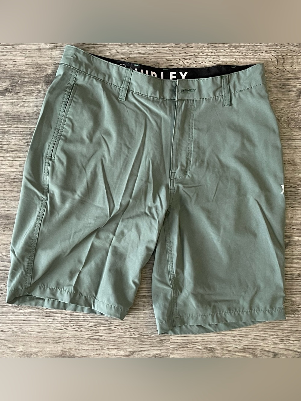 Hurley Men's Sage Green Everyday Performance boardShorts size 32